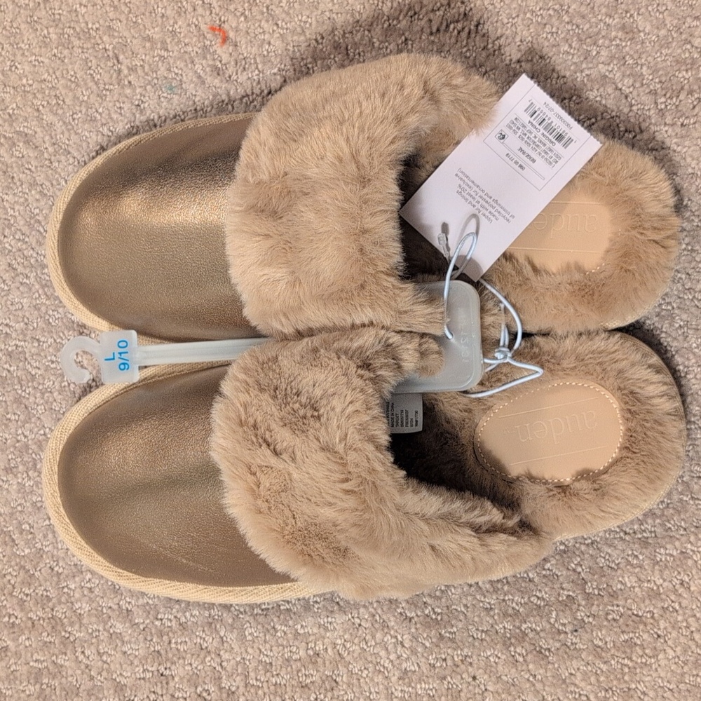 Auden Metallic Gold Faux Leather Slippers 9/10 NWT